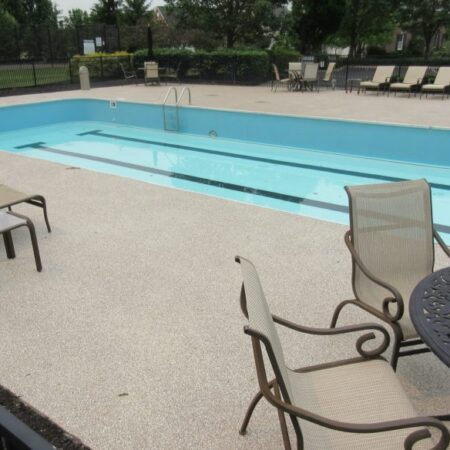 Concrete-Pool-Deck-Resurfacing-768x584